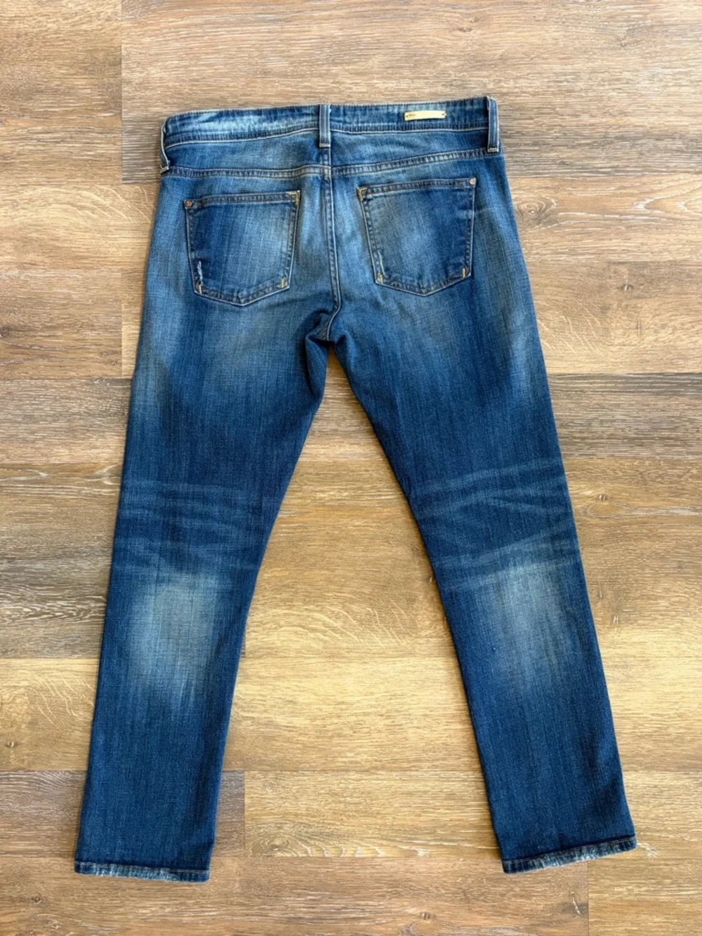 Pilcro and the Letterpress distressed mid rise straight leg jeans size 28